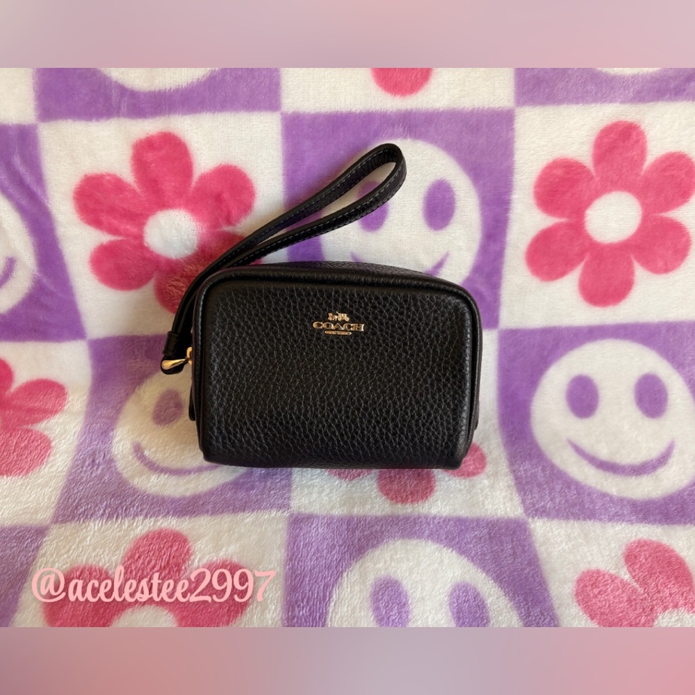 🌸Coach Wristlet🌸